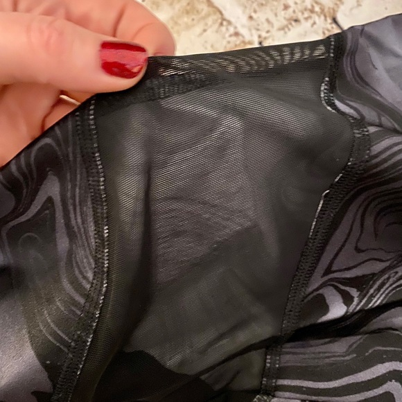 NWOT Victoria’s Secret Ultimate Mesh Leggings - Picture 3 of 7